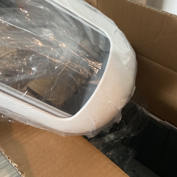 Elpheco sensor rash can. 2.5 gallon - Picture 2 of 3